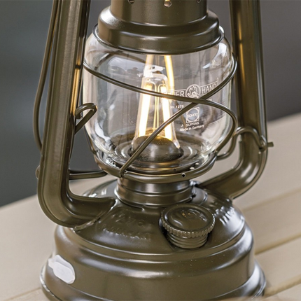 Feuerhand Original Feuerhand Stormlantaarn Olijf Groen LED