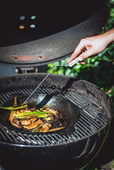 The Windmill Cast Iron Paella Pan / Sauteerpan