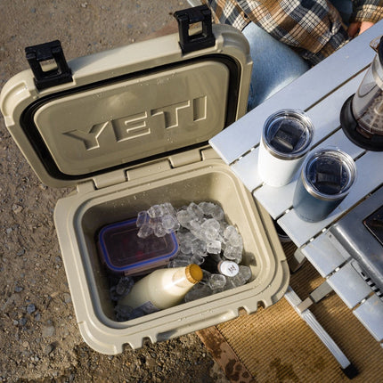 Yeti Roadie 24 Hard Cooler Tan