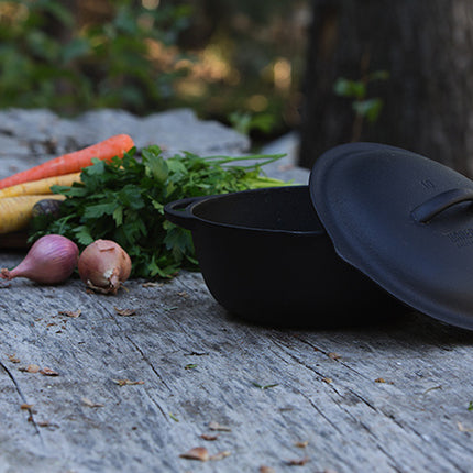 Barebones Cast Iron Dutch Oven Casserole 8 quarts