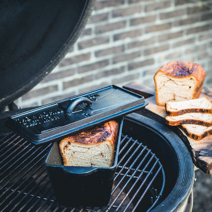 The Windmill Loaf 'n Bread Dutch Oven