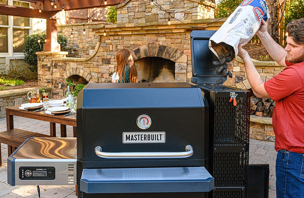 Masterbuilt Gravity Series™ 1050 Digitaler Holzkohlegrill und Smoker 