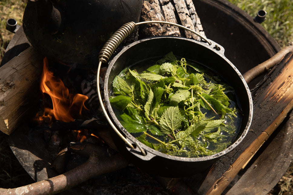 The Windmill Dutch Oven 4.5 quarts With Legs