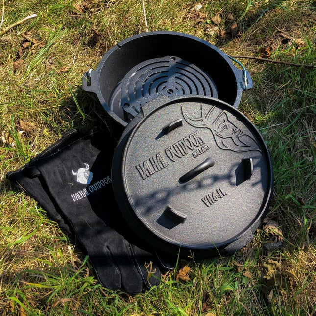 Valhal Outdoor Dutch Oven 6,4 Quarts / 6,1 Liter mit Füßen auf dem Deckel