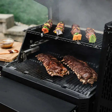 Masterbuilt Gravity Series 600 Digitaler Holzkohlegrill und Smoker