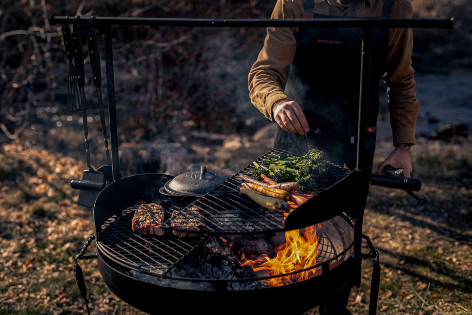 Barebones Cowboy Fire Pit Grillsystem