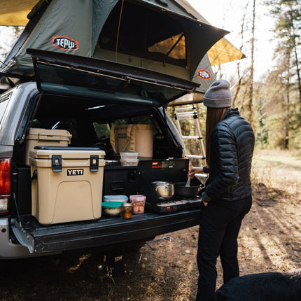 Yeti Roadie 24 Hard Cooler Tan