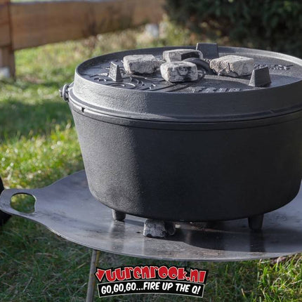 Petromax 18Quarts / 16.1 Liter Dutch Oven with 3 Legs