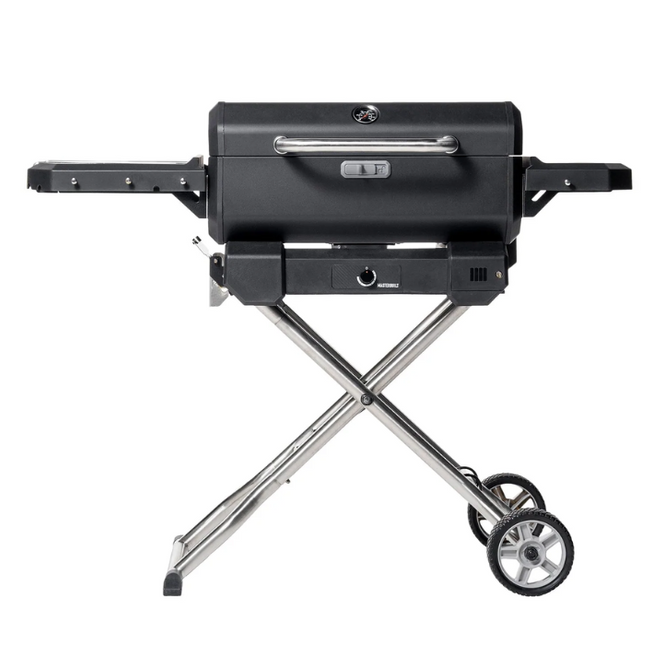 Tragbarer Holzkohlegrill von Masterbuilt mit Sockel