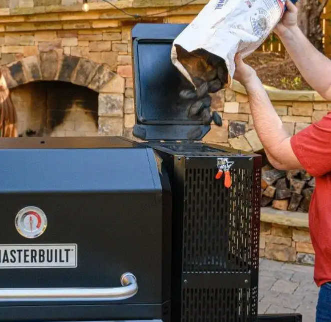 Masterbuilt Masterbuilt Gravity Series™ 800 Digital Charcoal Griddle + Grill + Smoker