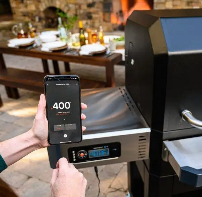 Masterbuilt Masterbuilt Gravity Series™ 800 Digital Charcoal Griddle + Grill + Smoker