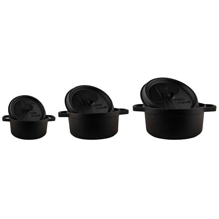The Windmill BBQ pan L 3,5 ltr - gietijzeren pan met deksel en een The Windmill BBQ pan L 3,5 ltr - gietijzeren pan met deksel en een