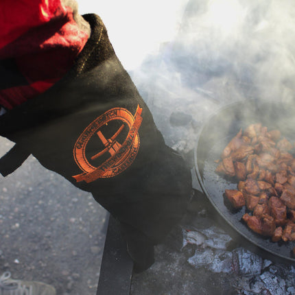 The Windmill Cast Iron The Windmill set van 2 lederen BBQ handschoenen