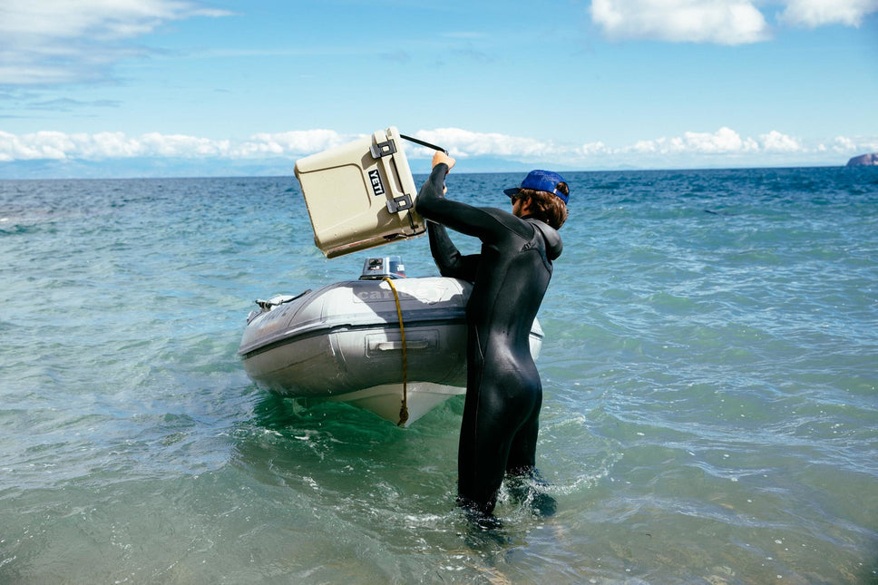 YETI Yeti Roadie 24 Hard Cooler Rescue Red