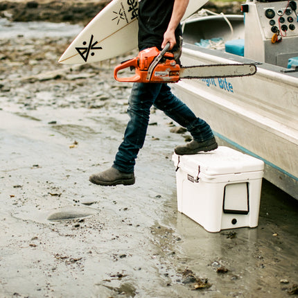 YETI Yeti Tundra 35 Hard Cooler Tan